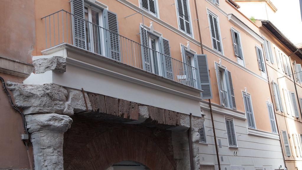 Arenula Balcony Apartment Rome Room photo